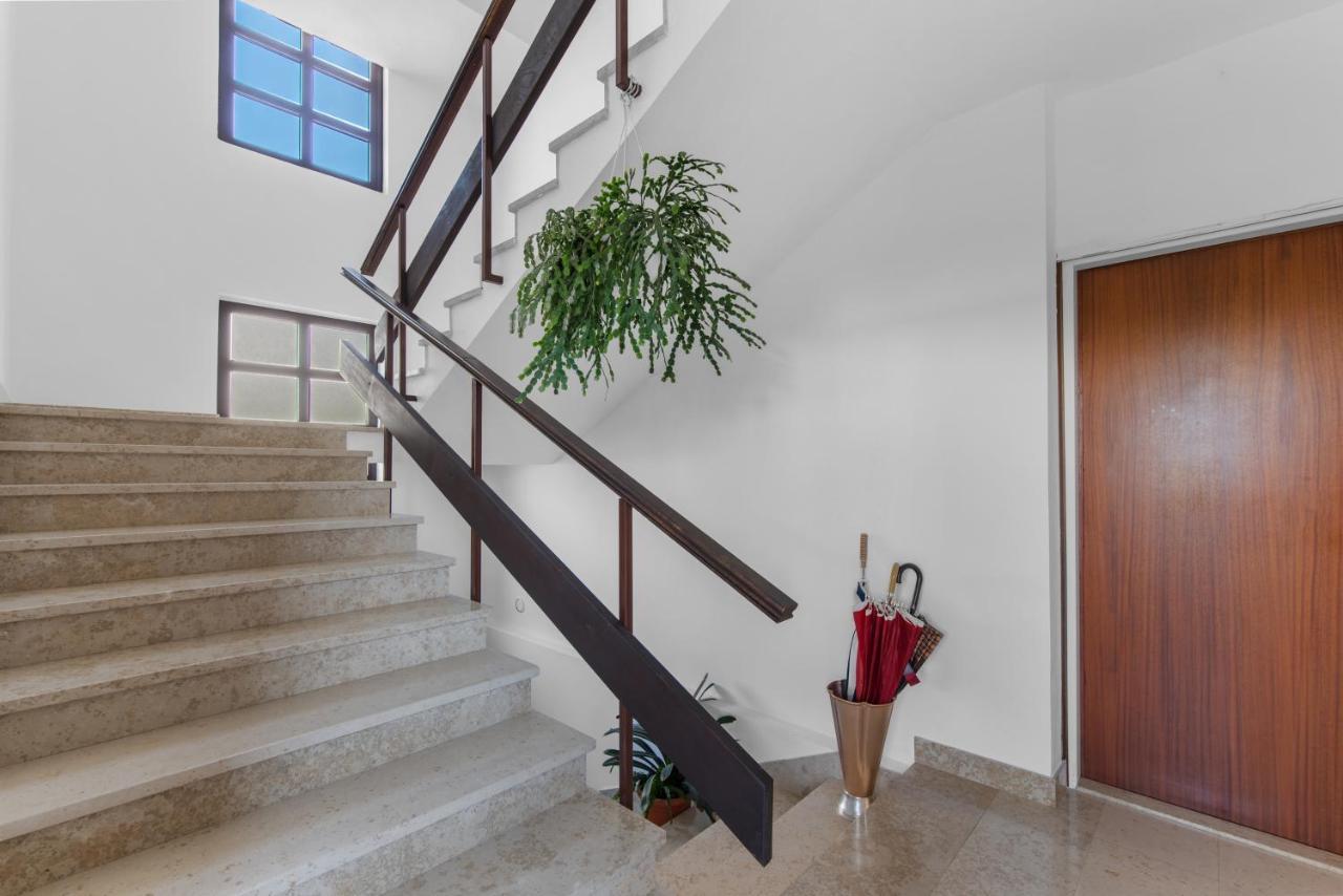 Apartments Villa Falcon Funtana Exterior foto